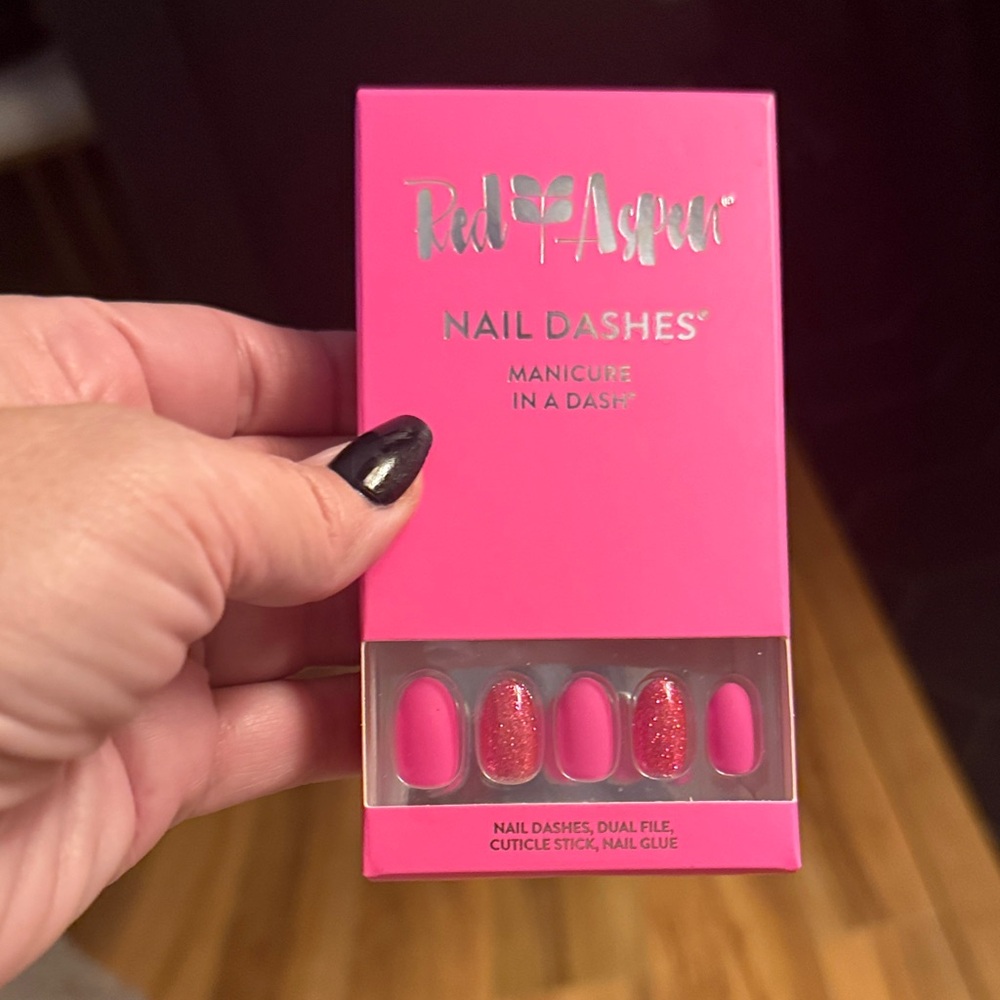 Red Aspen Pink Nail Dashes
